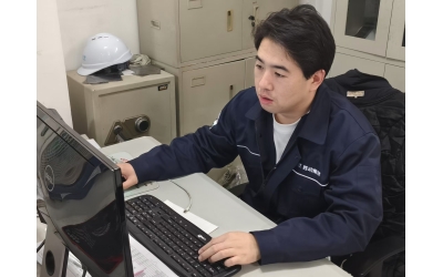 雙線作戰勇擔當  攻堅克難顯本色 ——記電機電氣廠技術組長兼生產組長陳嘉奇